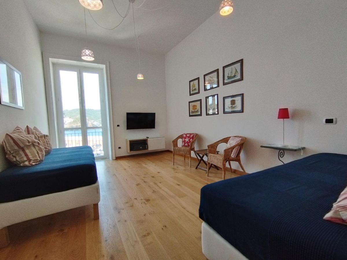 Locanda Mari Ponza Bagian luar foto