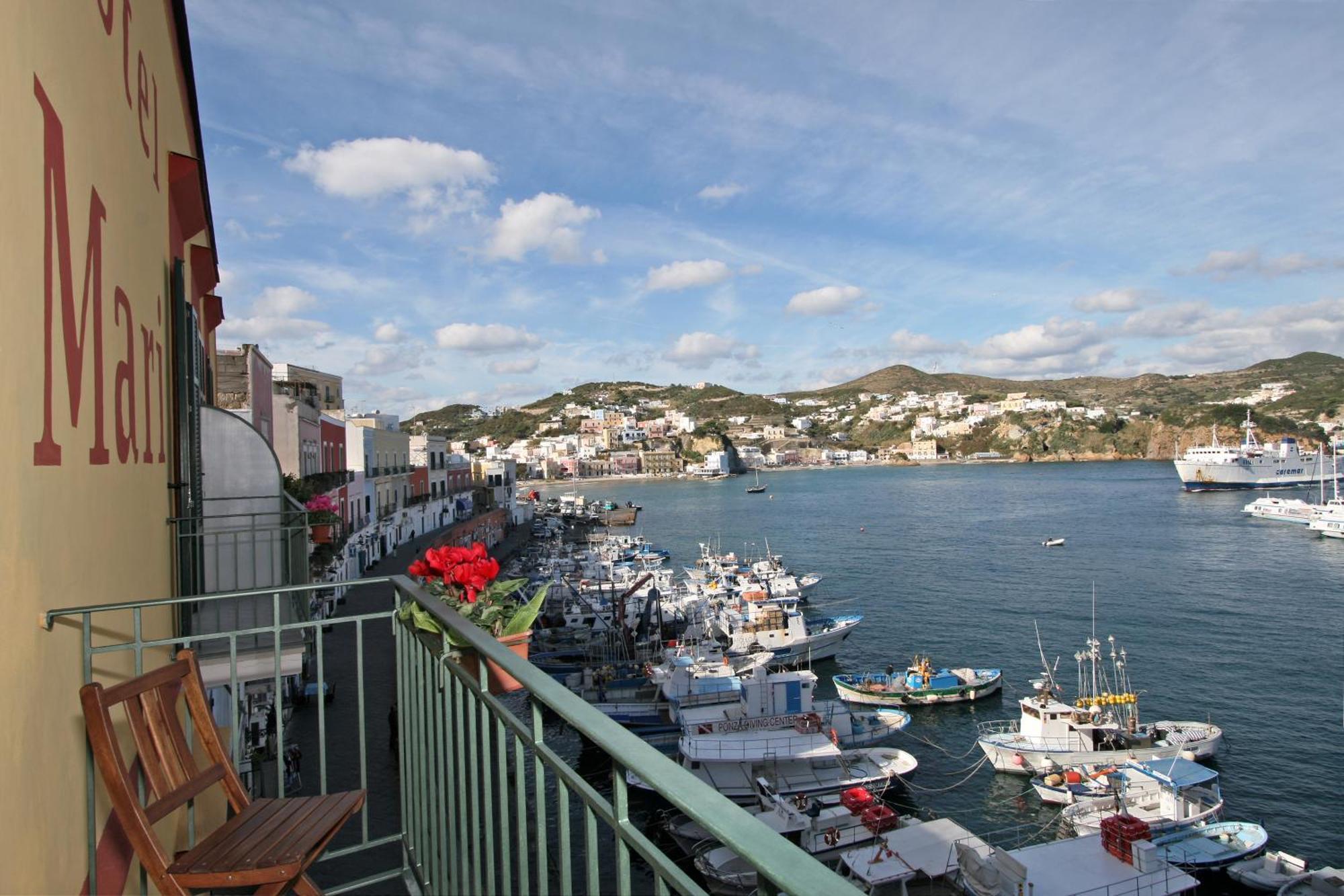 Locanda Mari Ponza Bagian luar foto