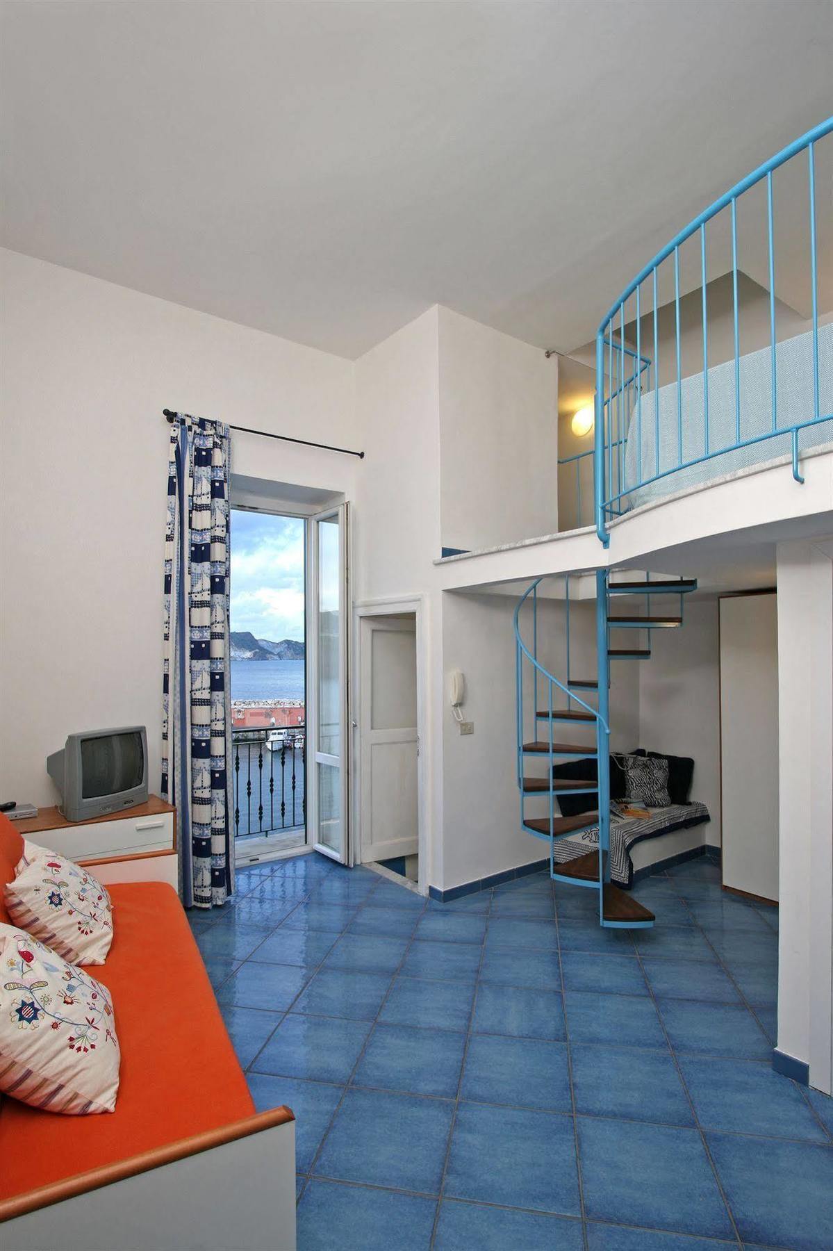 Locanda Mari Ponza Bagian luar foto